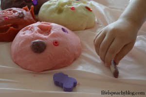 Valentine's Day Playdough Station | Life is Peachy