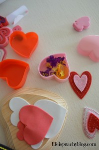 Find the Hearts Sensory Bin | Life is Peachy