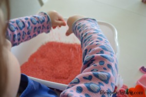 Find the Hearts Sensory Bin | Life is Peachy